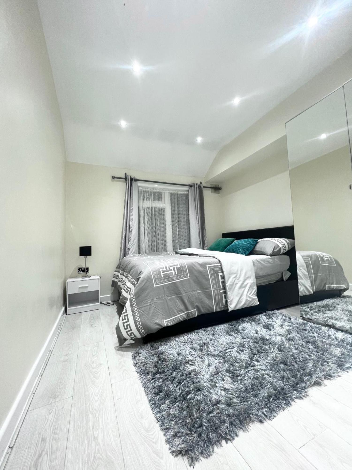 Apartamento Cosy Private Flat In London, Free Parking On Premise Carshalton Exterior foto