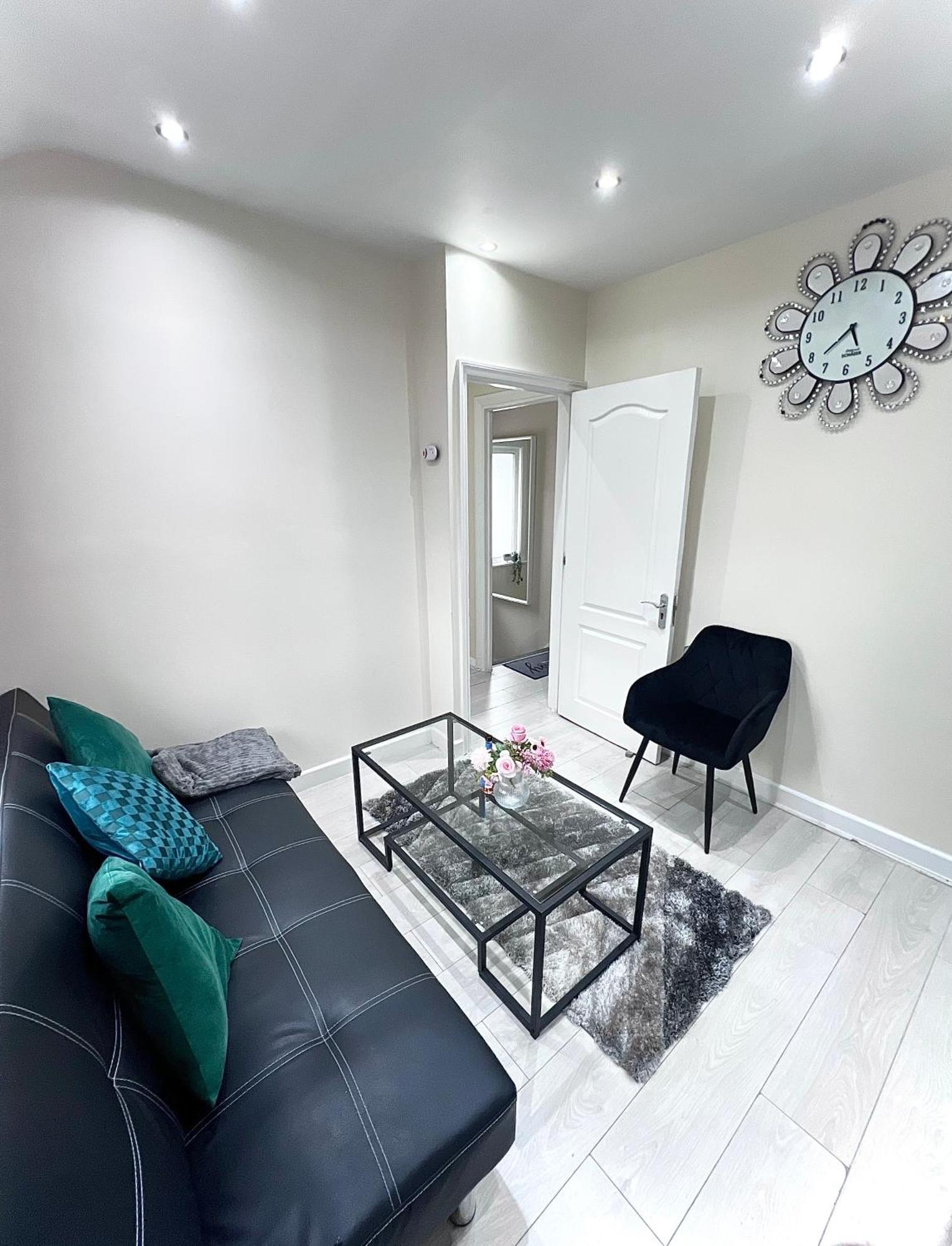 Apartamento Cosy Private Flat In London, Free Parking On Premise Carshalton Exterior foto