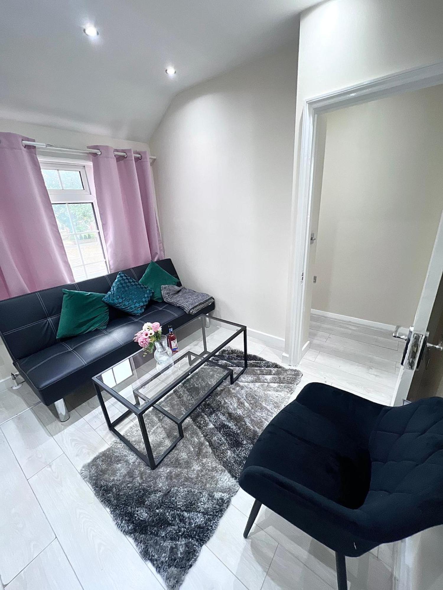 Apartamento Cosy Private Flat In London, Free Parking On Premise Carshalton Exterior foto